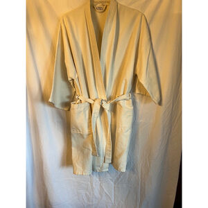 Unisex Armanis Luxury Waffleweave Robe L Beige New condition. 65%cotton 35% poly